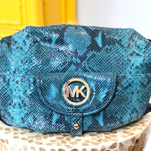 Micheal Kors Turquoise Snake Skin Bag - Picture 16 of 16